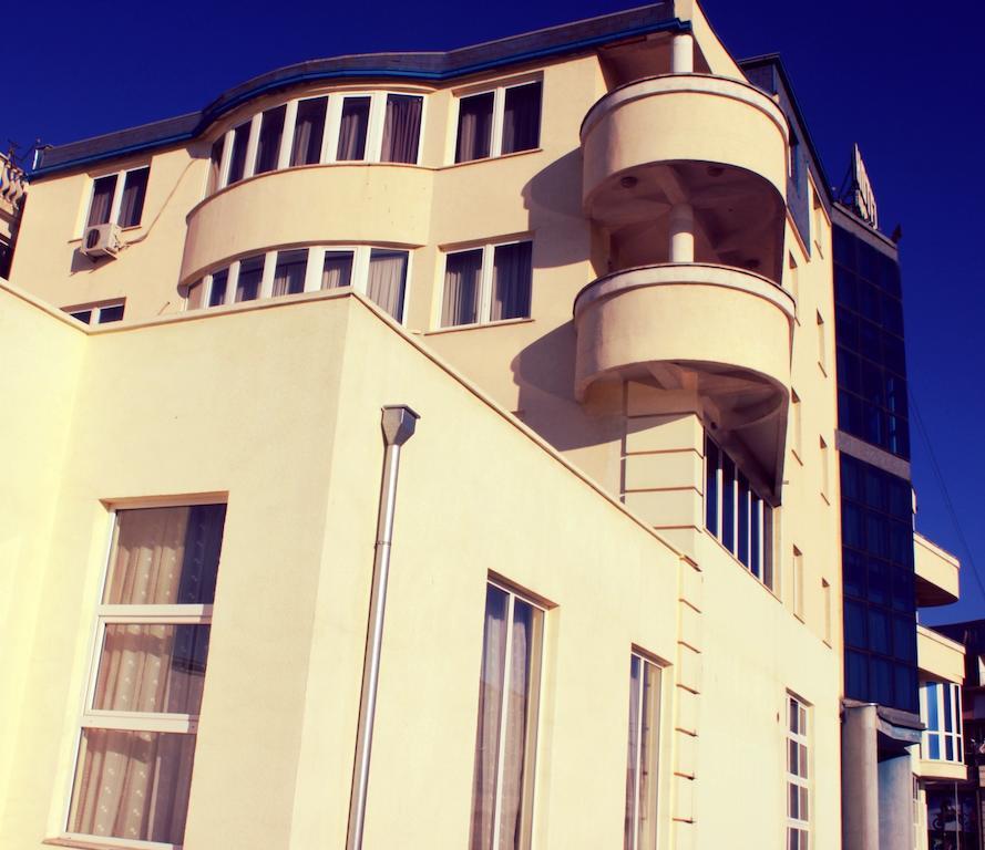 Hotel Apollonia Pristina Exterior foto